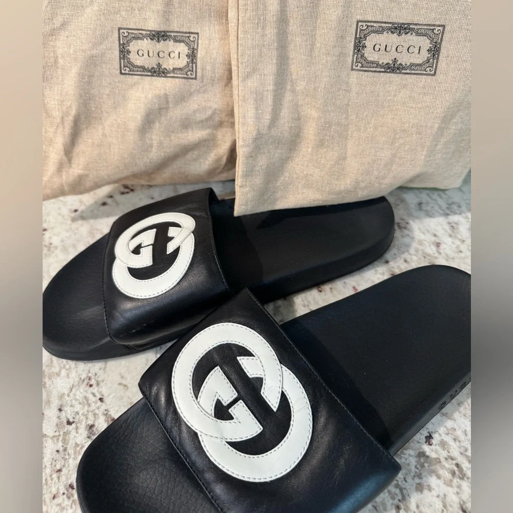 Gucci Black and White Slide Sandals - Picture 2 of 4